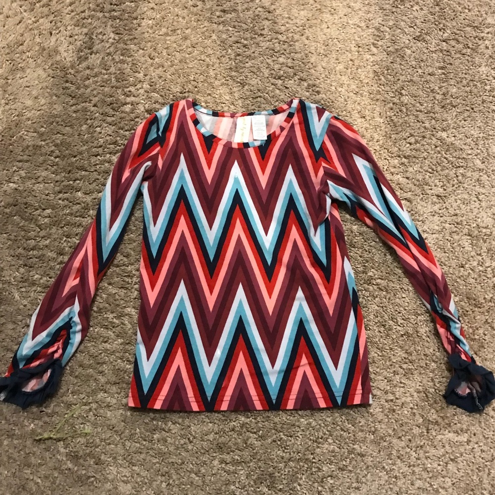 Long sleeved stretchy shirt
